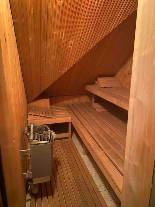 Rooftop 180M2 Loft With Private Sauna, Братислава Екстер'єр фото