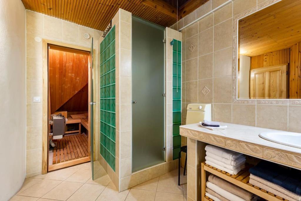 Rooftop 180M2 Loft With Private Sauna, Братислава Екстер'єр фото